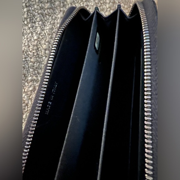 Chanel Lambskin Wallet Pre-loved - Picture 6 of 9